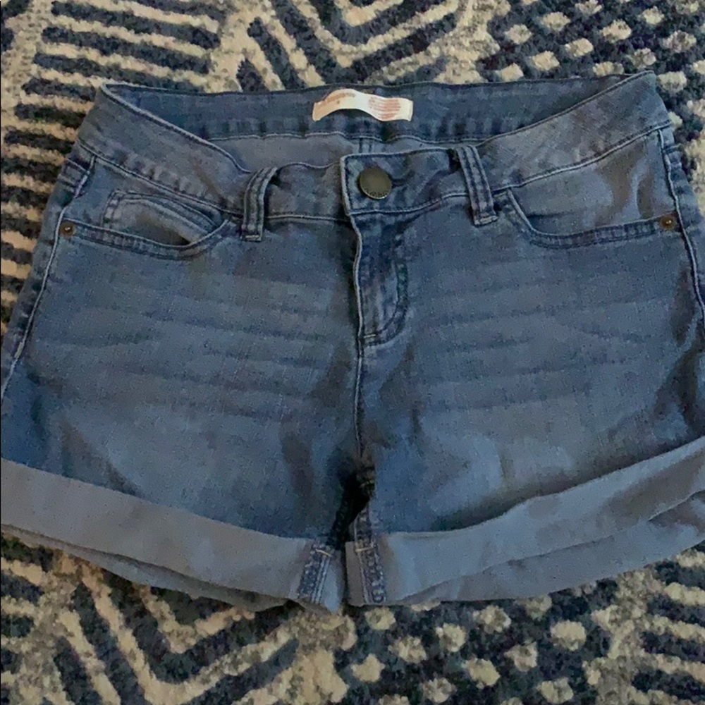 Shorty shorts